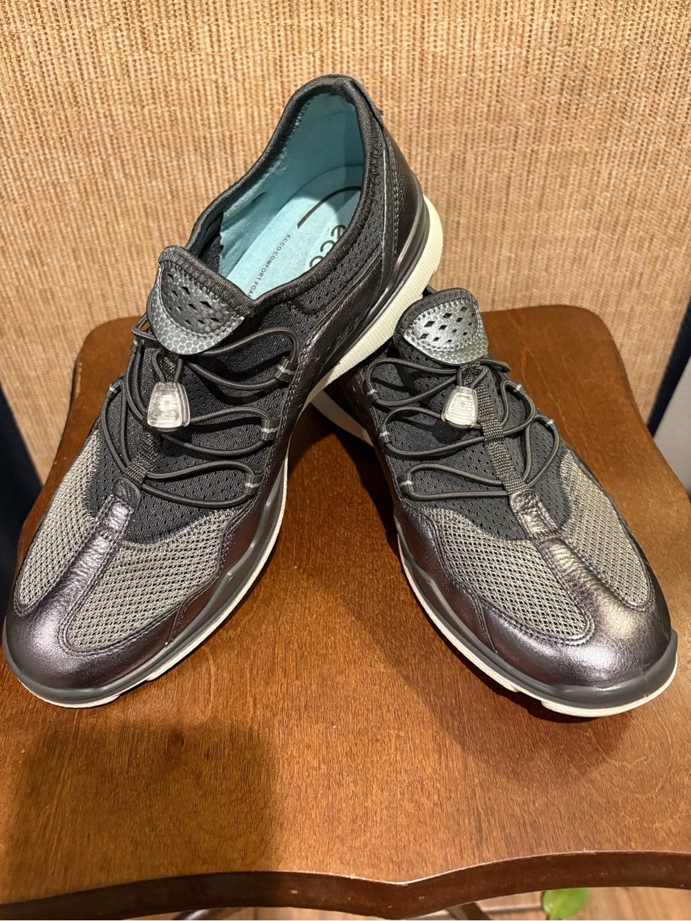 Ecco Women's Silver and Gray Slip-On Sneakers